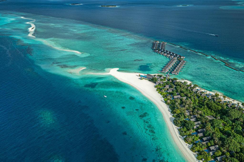 Four Seasons Landaa Giraavaru 5*