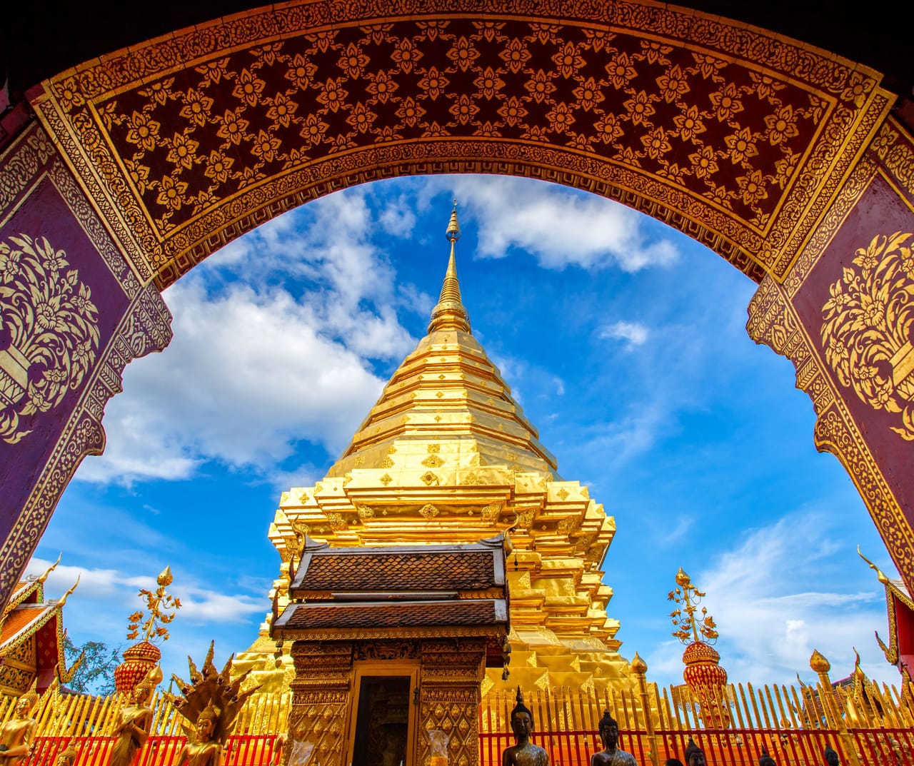 ŚWIĄTYNIA NAD CHIANG MAI