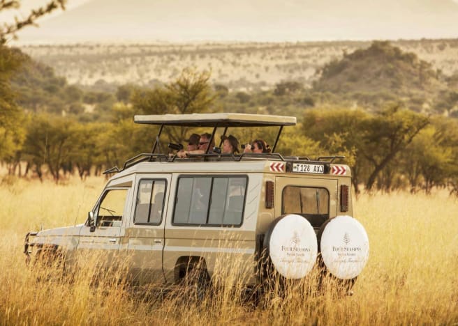 SERENGETI  PRZEJAZD DO NGORONGORO